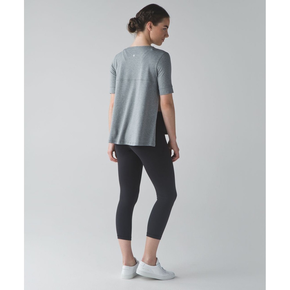Lululemon Dash To Class Short Sleeve Gray Top Size 4